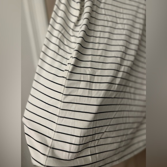 NWOT Old Navy Active Tank - Picture 3 of 6